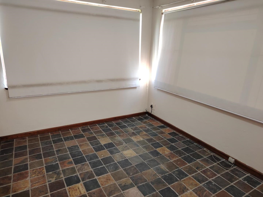 To Let 4 Bedroom Property for Rent in Panorama Western Cape